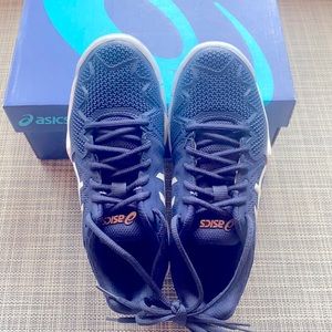 *BRAND NEW* ASICS Gel Resolution 8, size 3